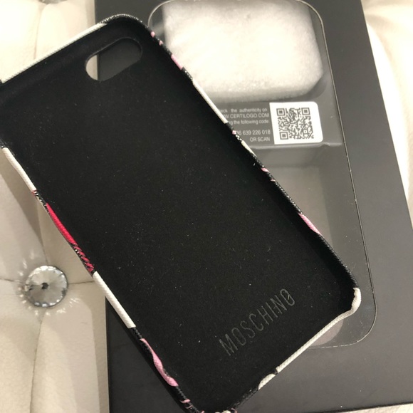 💞SOLD💞Auth Moschino Eyes Logo Print iPhone 7/8 - Picture 6 of 8